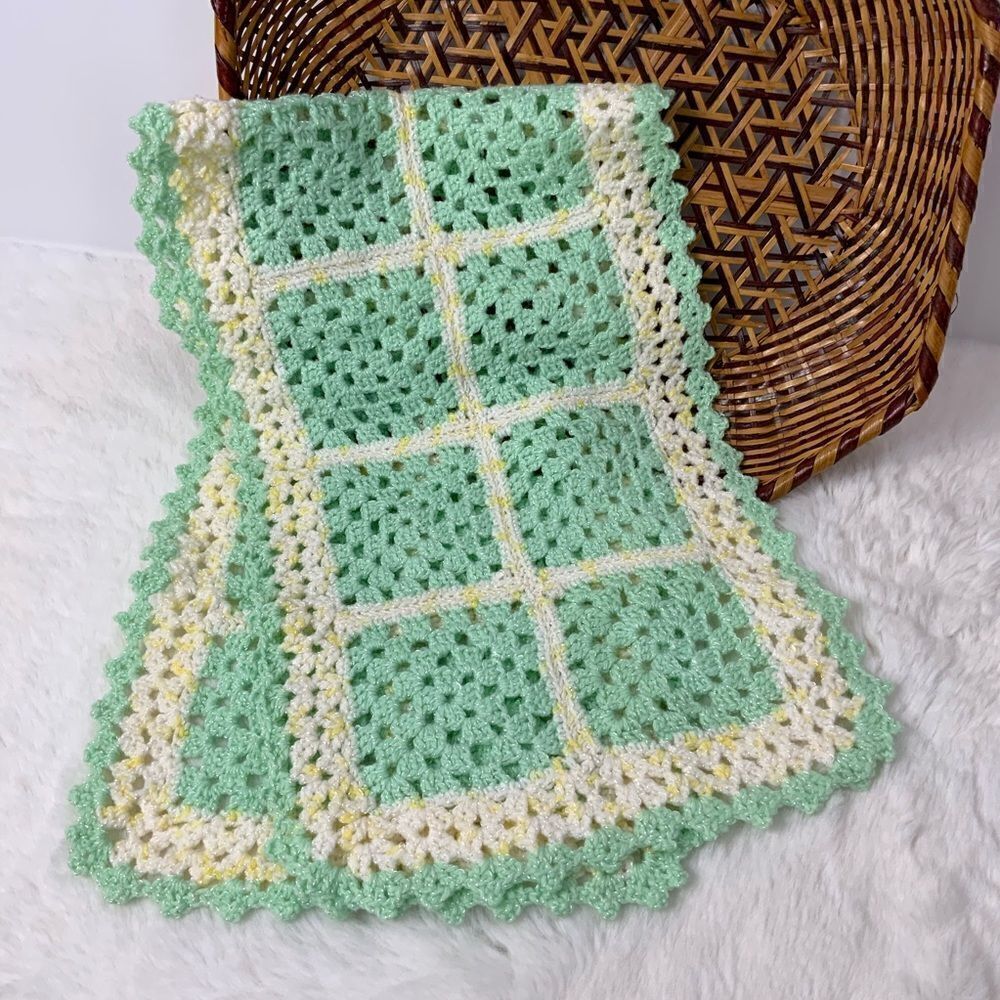 GRANNY SQUARE handmade crochet runner